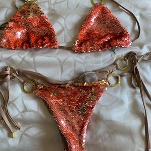 Beach Bunny Bikini (Never Worn) M bottom, L top